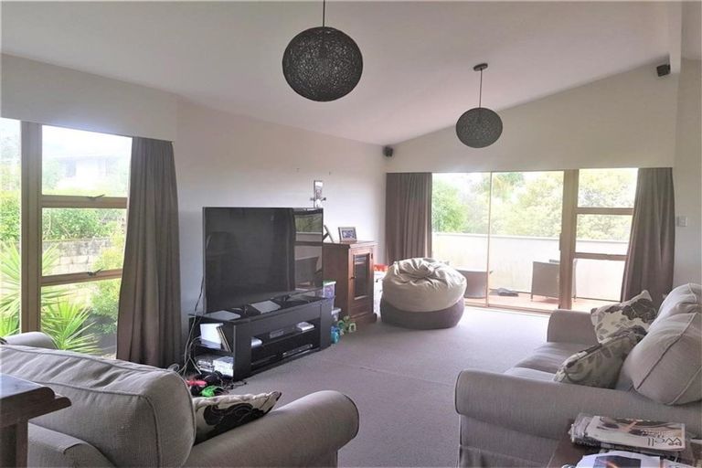 Photo of property in 4 Intrepid Place, Torbay, Auckland, 0630