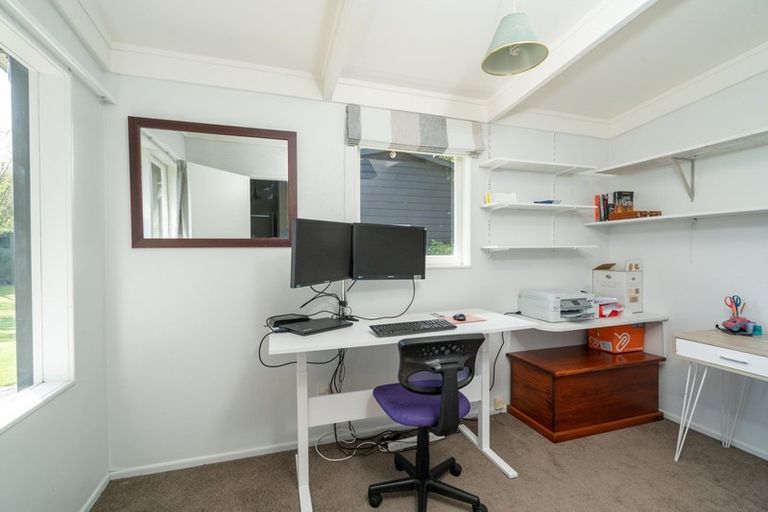 Photo of property in 14 Parata Street, Two Mile Bay, Taupo, 3330