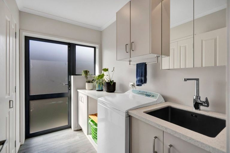 Photo of property in 19 Ashmore Drive, Frankleigh Park, New Plymouth, 4310