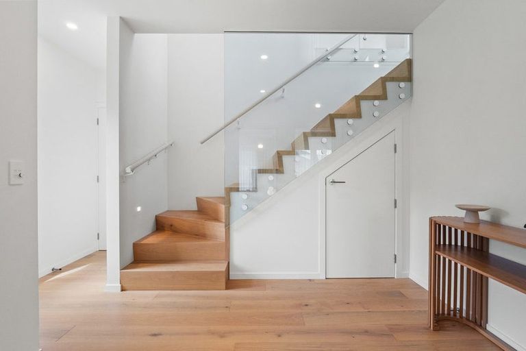 Photo of property in 22 Soudley Court, Jacks Point, Queenstown, 9371