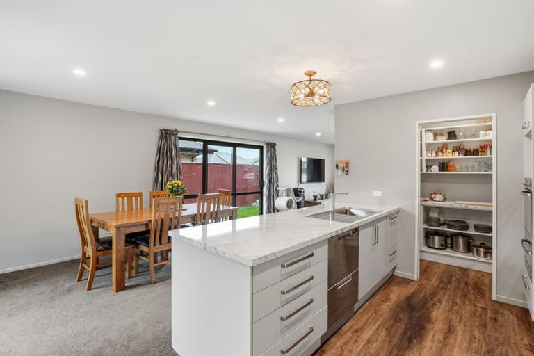 Photo of property in 16 Pallid Green, Rolleston, 7615