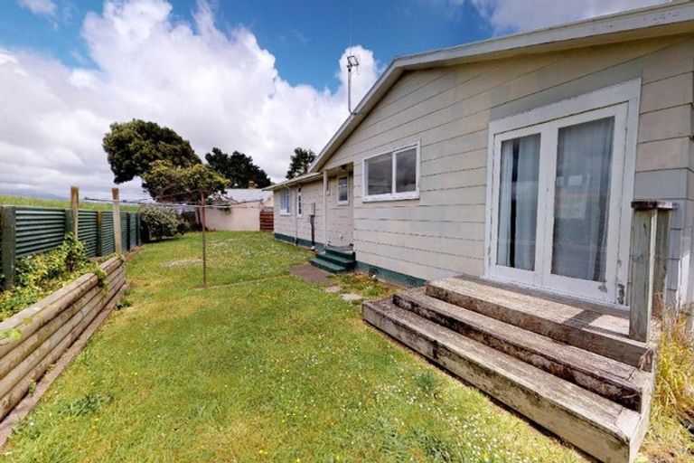 Photo of property in 17 Egmont Place, Westbrook, Palmerston North, 4412