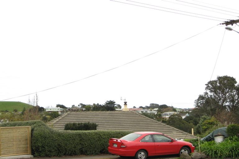 Photo of property in 21 Blackmore Street, Lynmouth, New Plymouth, 4310