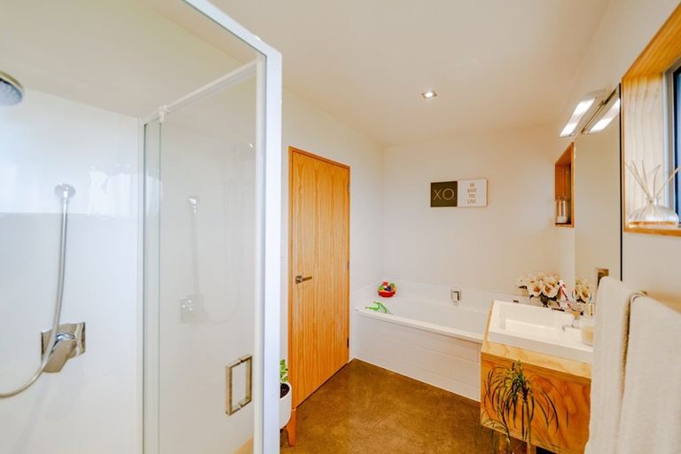 Photo of property in 76 Belgrove Drive, Waipukurau, 4200