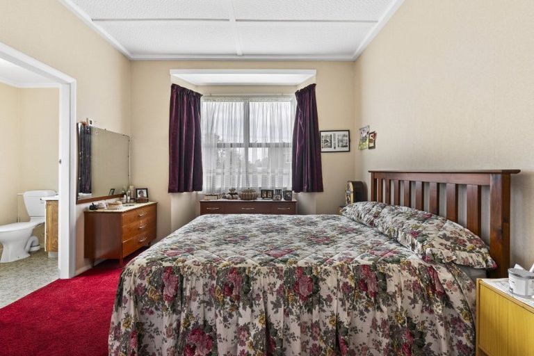 Photo of property in 12 Dunn Street, Egmont Village, 4372