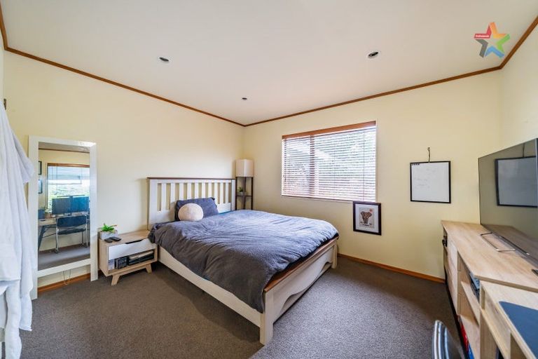 Photo of property in 16 Haast Close, Kelson, Lower Hutt, 5010