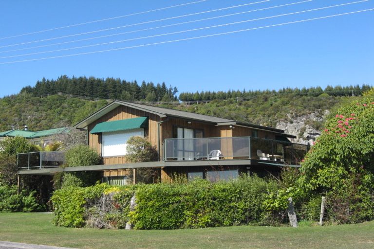 Photo of property in 10 Motuoapa Esplanade, Motuoapa, 3382