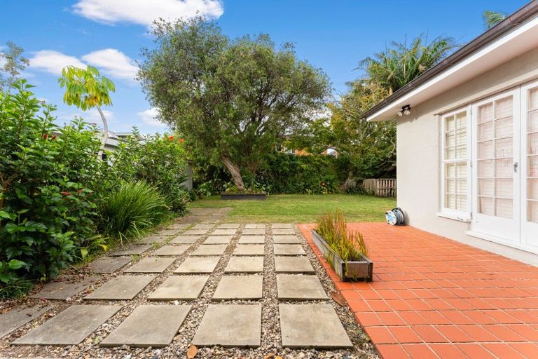 Photo of property in 232 Lake Road, Hauraki, Auckland, 0622