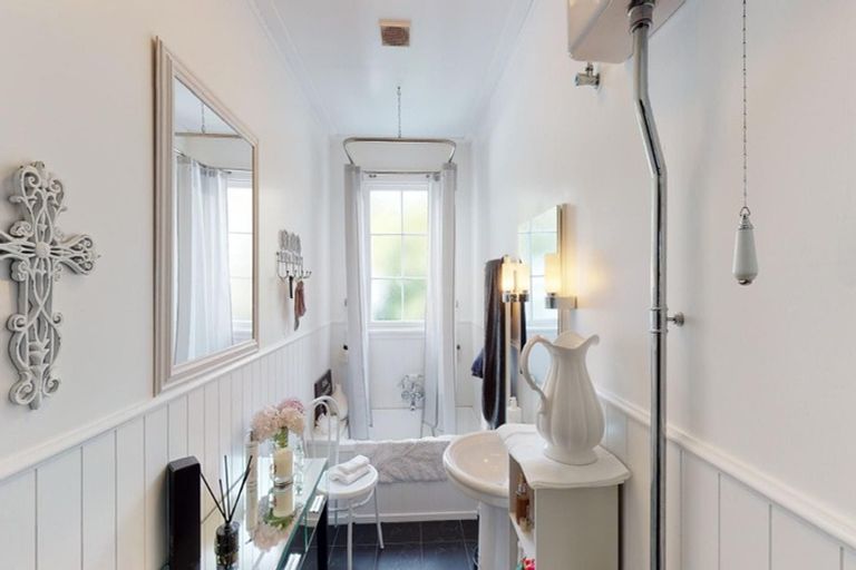 Photo of property in 24 Brassey Road, Saint Johns Hill, Whanganui, 4500