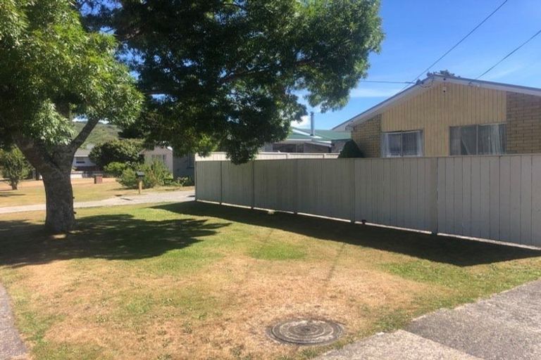 Photo of property in 6 Cruickshank Road, Clouston Park, Upper Hutt, 5018