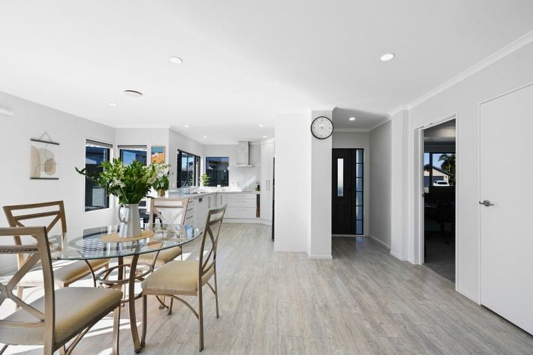 Photo of property in 13 Mangakoea Place, St Andrews, Hamilton, 3200