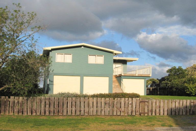 Photo of property in 100 Pohutukawa Crescent, Whangamata, 3620