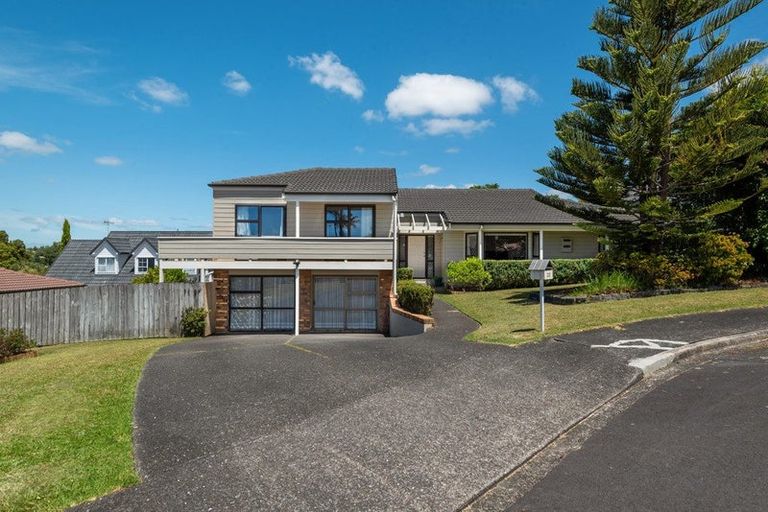 Photo of property in 20 Ronald Macken Place, Windsor Park, Auckland, 0632