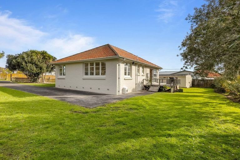 Photo of property in 35 Philomel Crescent, Bayswater, Auckland, 0622