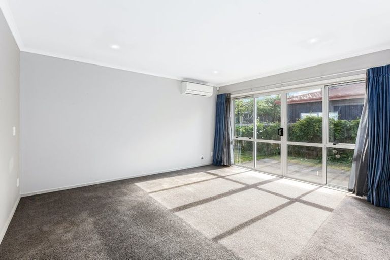 Photo of property in 6 Routeburn Avenue, Aotea, Porirua, 5024
