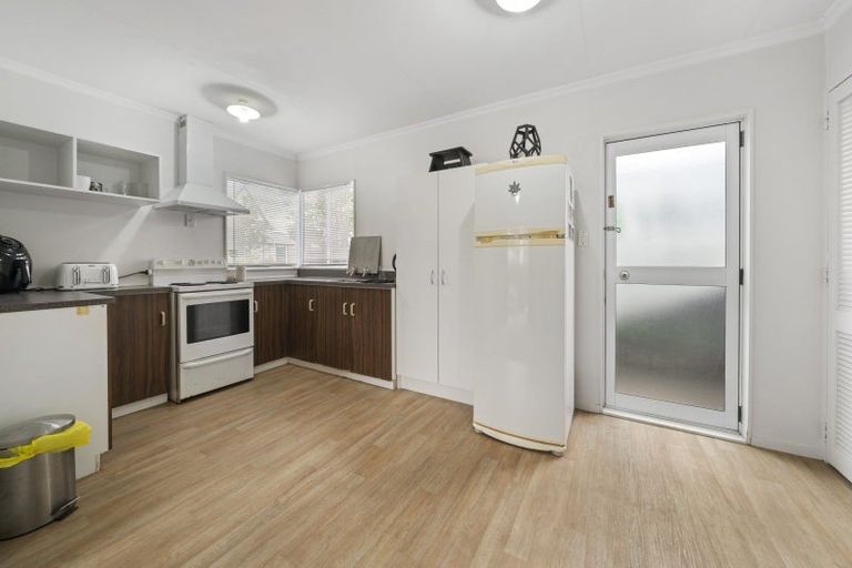 Photo of property in 60 Newton Place, Westbrook, Palmerston North, 4412