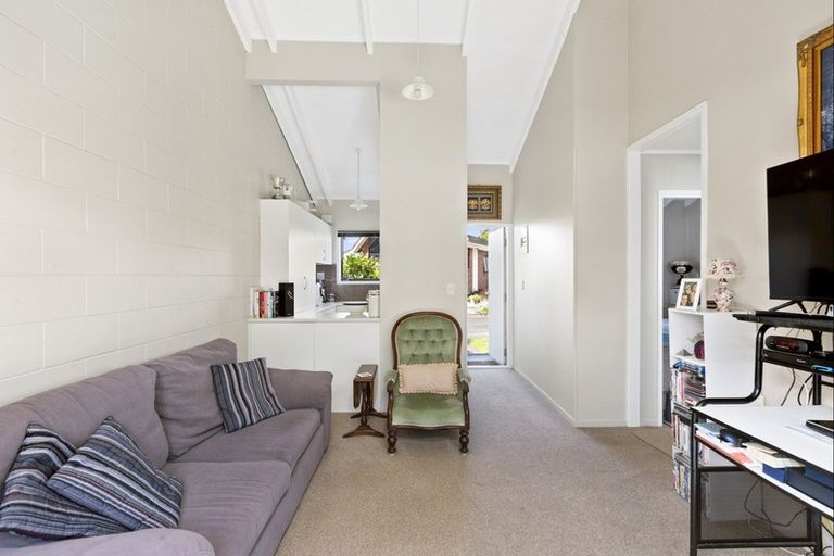 Photo of property in 11 Fantail Court, Orewa, 0931