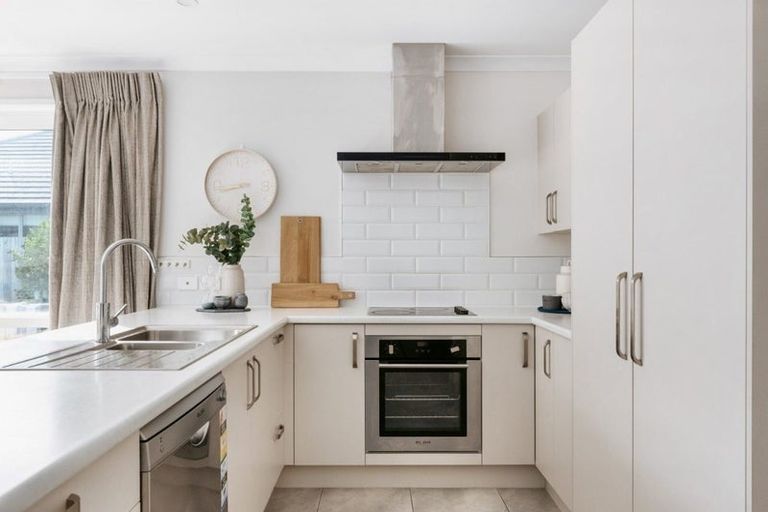 Photo of property in 10 Te Kio Crescent, Papamoa Beach, Papamoa, 3118