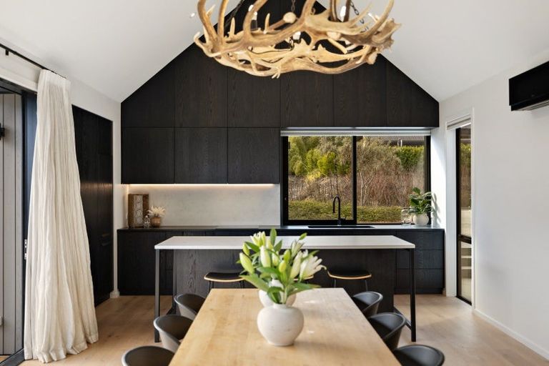 Photo of property in 1 Wanderer Lane, Jacks Point, Queenstown, 9371