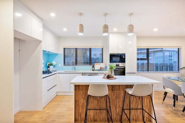 Photo of property in 18a Lydford Place, Glendene, Auckland, 0602