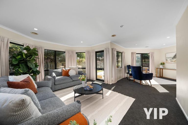 Photo of property in 13 Kilkelly Close, Tawa, Wellington, 5028