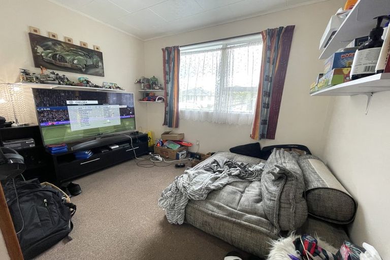 Photo of property in 21 Glennandrew Drive, Half Moon Bay, Auckland, 2012