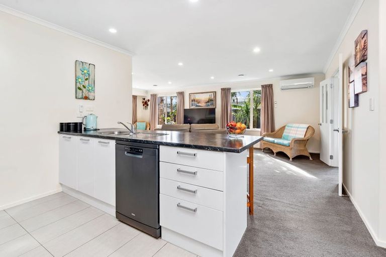 Photo of property in 52 Tamure Place, Ruakaka, 0116