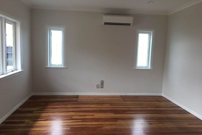 Photo of property in 50 Fruitvale Road, New Lynn, Auckland, 0600