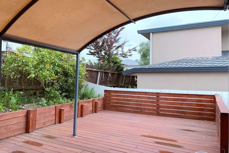 Photo of property in 217a Onewa Road, Birkenhead, Auckland, 0626
