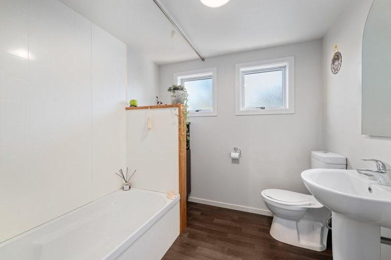 Photo of property in 14 Beach Road, Waikawa, Picton, 7220