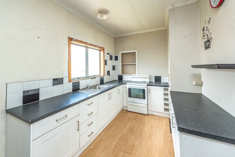 Photo of property in 65 Swiss Avenue, Gonville, Whanganui, 4501