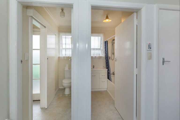 Photo of property in 4 Ross Street, Levin, 5510