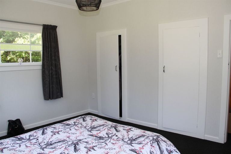 Photo of property in 33 Main Road, Tuatapere, 9620