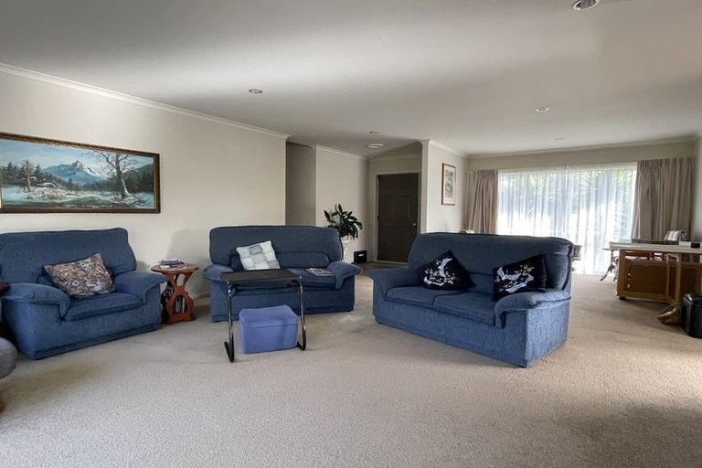 Photo of property in 29 Saltwood Street, Red Beach, 0932