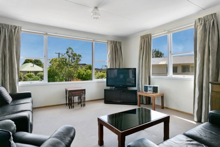 Photo of property in 34 Aubrey Crescent, Rainbow Point, Taupo, 3330