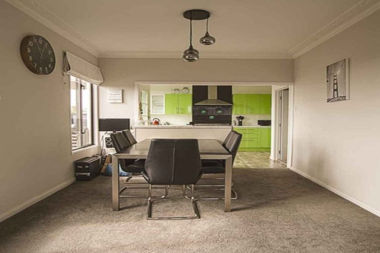 Photo of property in 482 Devon Street East, Strandon, New Plymouth, 4312