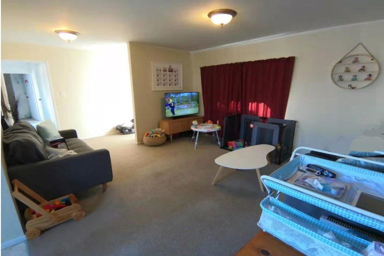 Photo of property in 3/85 Kaurilands Road, Titirangi, Auckland, 0604