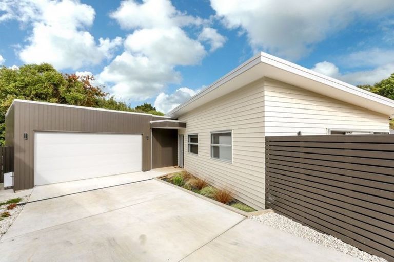 Photo of property in 6 Fern Lane, Whalers Gate, New Plymouth, 4310