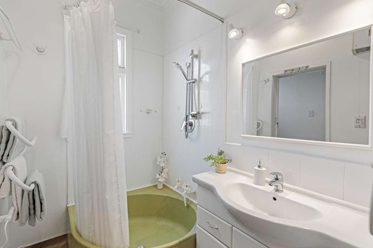 Photo of property in 78 Churchill Avenue, Hokowhitu, Palmerston North, 4410