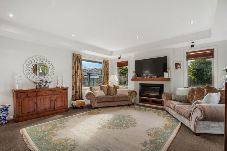 Photo of property in 6 Houlahan Street, Clyde, 9330