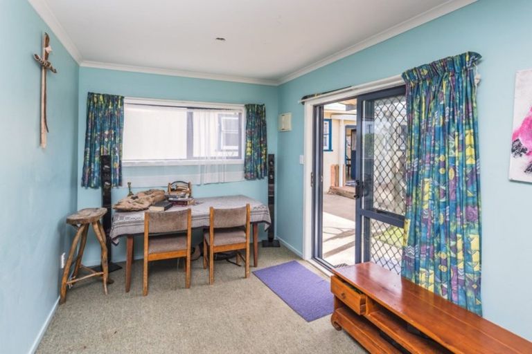 Photo of property in 20 Egmont Street, Castlecliff, Whanganui, 4501