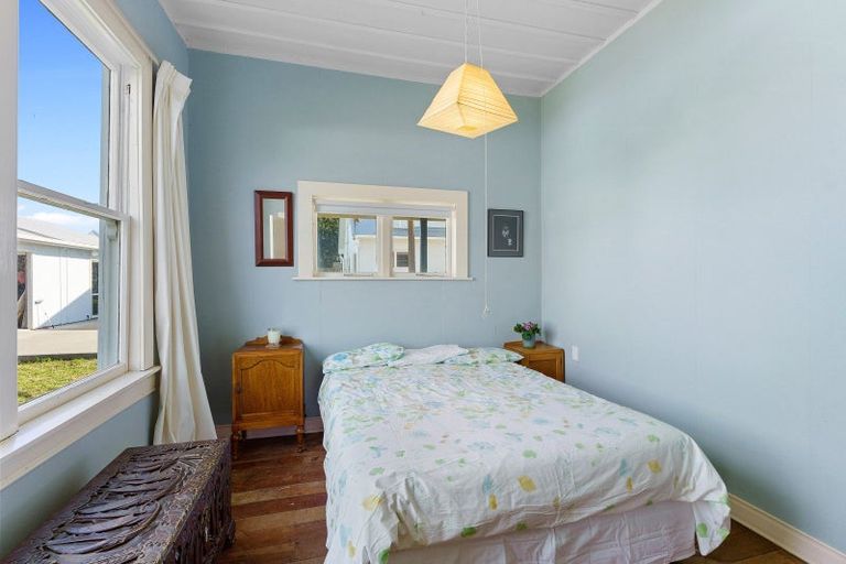 Photo of property in 34 Manga-pirau Street, Waikawa Beach, Manakau, 5573