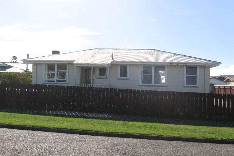 Photo of property in 36a Whanga Crescent, Titahi Bay, Porirua, 5022