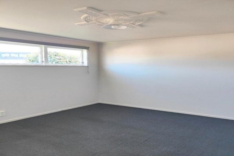 Photo of property in 22 Clendon Place, Manurewa, Auckland, 2102