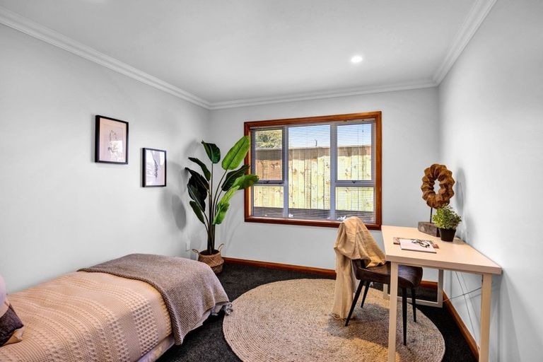 Photo of property in 137/1b Seaview Road, Westown, New Plymouth, 4310