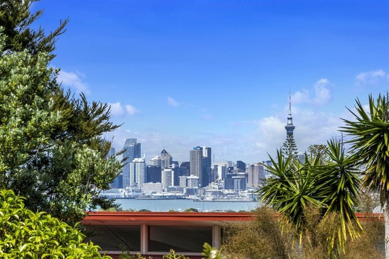 Photo of property in 72 Ocean View Road, Northcote, Auckland, 0627