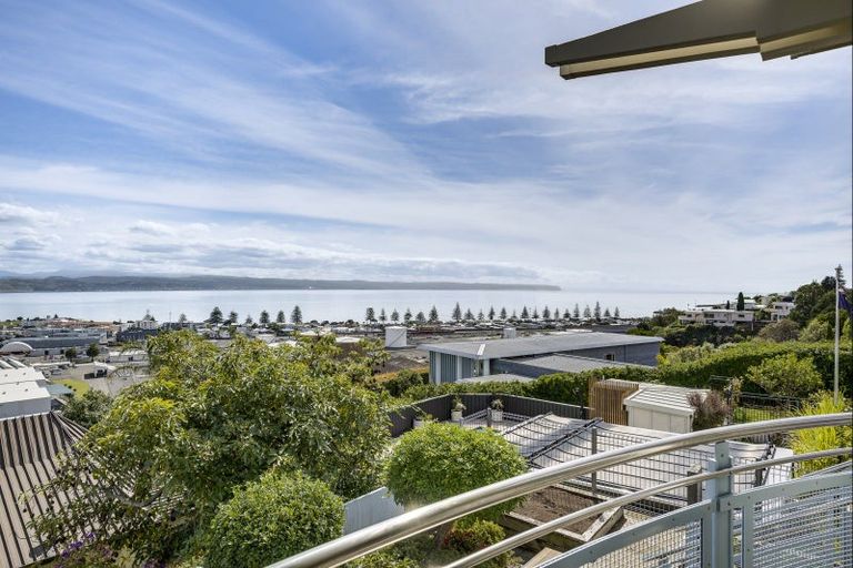 Photo of property in 8 George Street, Hospital Hill, Napier, 4110