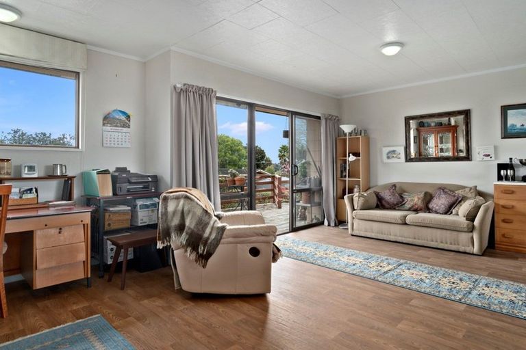 Photo of property in 64 Welcome Bay Road, Welcome Bay, Tauranga, 3112