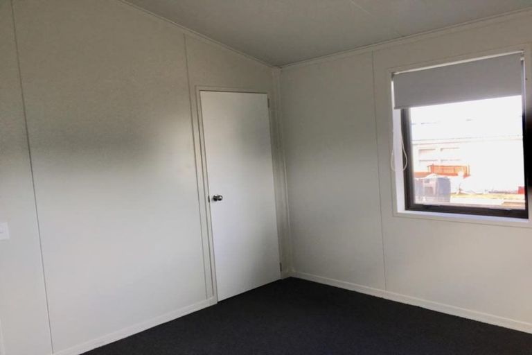 Photo of property in 49a Fairclough Road, Beach Haven, Auckland, 0626