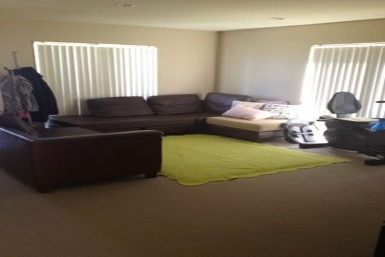 Photo of property in 13 Bordeaux Parade, Te Atatu South, Auckland, 0610